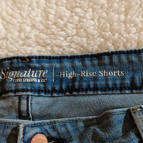 Levi Strauss & co., Distressed jeans shorts - Picture 5 of 10